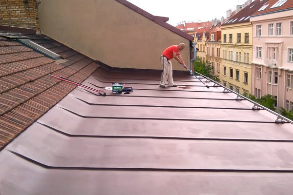 Nátěr falcované krytiny střechy